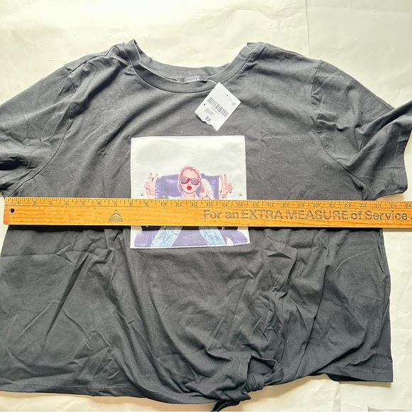 Forever 21 Graphic Tie-Front Cropped Tee – Size 2X - Picture 4 of 8